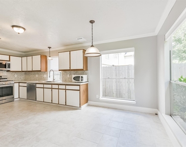 1623 Stonehaven Village Circle - Photo Thumbnail 6