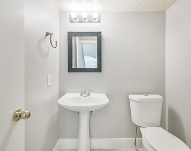 1623 Stonehaven Village Circle - Photo Thumbnail 13