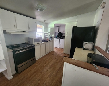 190 Briar Meadows Drive - Photo Thumbnail 12