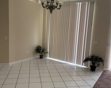 11761 Pinewood Lakes Drive - Photo Thumbnail 8