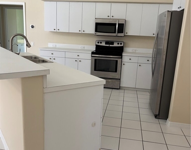 11761 Pinewood Lakes Drive - Photo Thumbnail 10