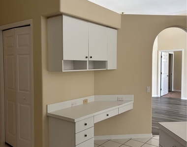 11761 Pinewood Lakes Drive - Photo Thumbnail 7