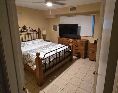 4901 Victoria Drive - Photo Thumbnail 8