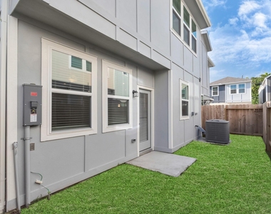 1526 Parkland Oak Drive - Photo Thumbnail 5