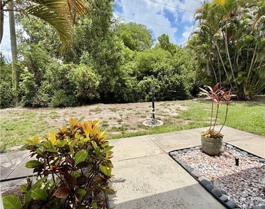 6220 Timberwood Circle - Photo Thumbnail 8