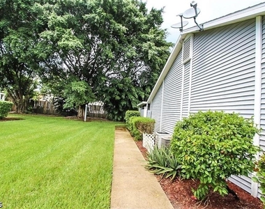 6220 Timberwood Circle - Photo Thumbnail 2