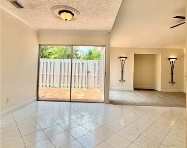 6220 Timberwood Circle - Photo Thumbnail 23