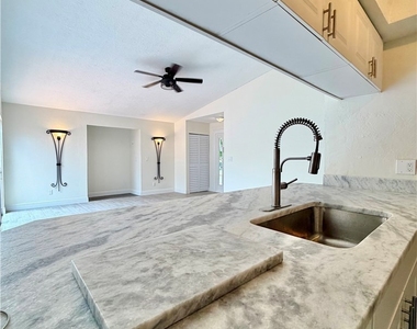 6220 Timberwood Circle - Photo Thumbnail 17
