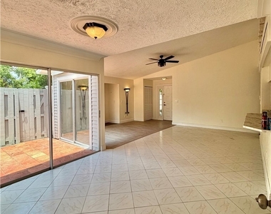 6220 Timberwood Circle - Photo Thumbnail 14