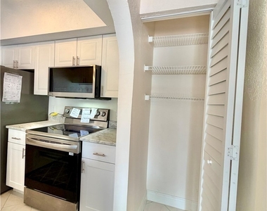 6220 Timberwood Circle - Photo Thumbnail 15