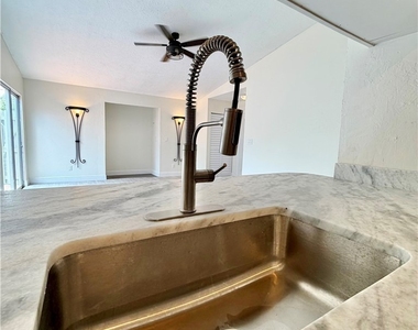6220 Timberwood Circle - Photo Thumbnail 18