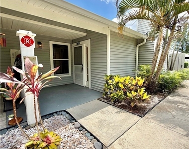 6220 Timberwood Circle - Photo Thumbnail 6