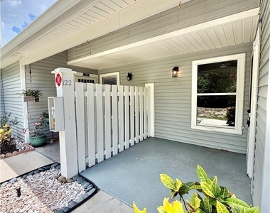 6220 Timberwood Circle - Photo Thumbnail 5