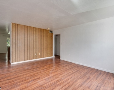 2828 Jackson Street - Photo Thumbnail 10
