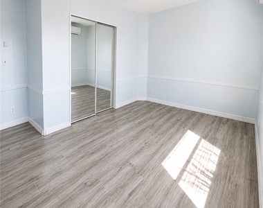5510 Sir Walter Way - Photo Thumbnail 4