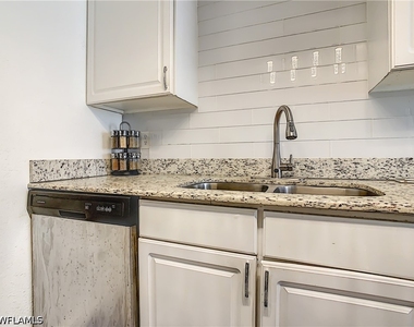 4625 Bayshore Drive - Photo Thumbnail 12