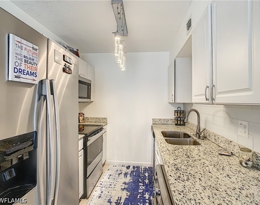 4625 Bayshore Drive - Photo Thumbnail 6