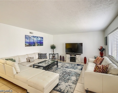 4625 Bayshore Drive - Photo Thumbnail 3