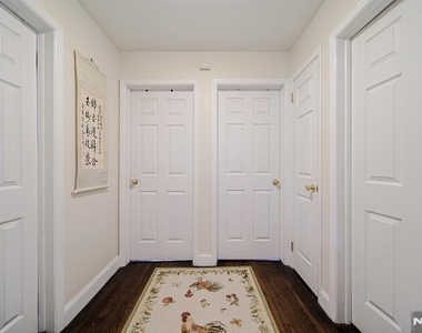 2244 Linwood - Photo Thumbnail 20
