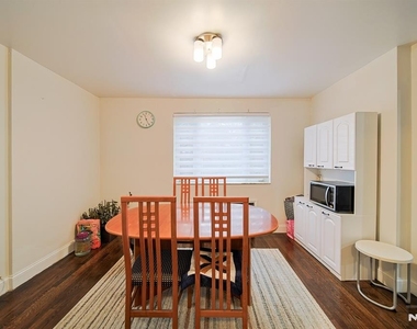 2244 Linwood - Photo Thumbnail 21