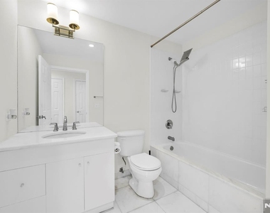 2110 City - Photo Thumbnail 28