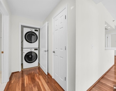 2110 City - Photo Thumbnail 15