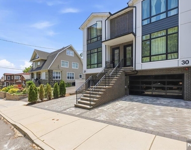 30 Lafayette - Photo Thumbnail 2