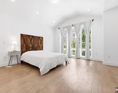 30 Lafayette - Photo Thumbnail 25