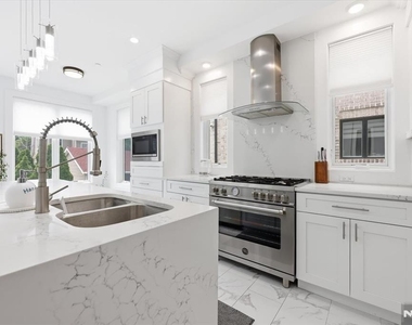 30 Lafayette - Photo Thumbnail 13