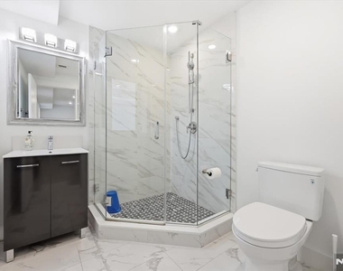 30 Lafayette - Photo Thumbnail 17