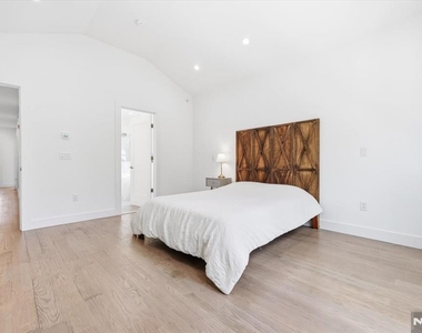 30 Lafayette - Photo Thumbnail 26