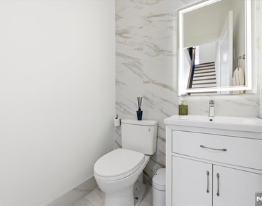 30 Lafayette - Photo Thumbnail 7