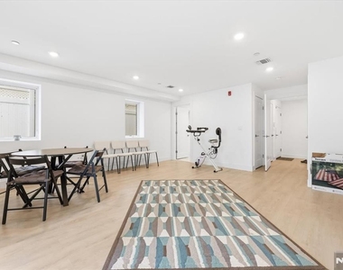 30 Lafayette - Photo Thumbnail 16