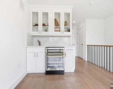 30 Lafayette - Photo Thumbnail 32