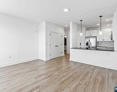 520 Cliff - Photo Thumbnail 2