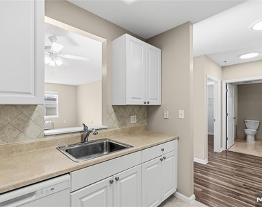 905 River - Photo Thumbnail 10