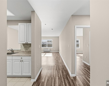 905 River - Photo Thumbnail 11