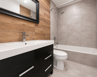 753 Lexington Avenue - Photo Thumbnail 5