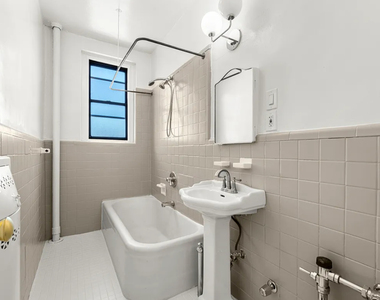 66 Avenue A - Photo Thumbnail 6