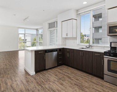 1333 Powell Street - Photo Thumbnail 6