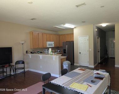 2630 Revolution Street N - Photo Thumbnail 5