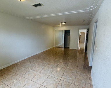 981 Palmer Street - Photo Thumbnail 11