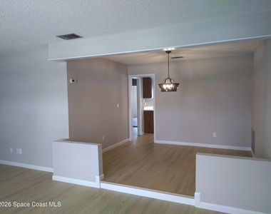 530 Rio Lane - Photo Thumbnail 4
