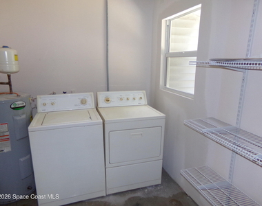 1819 Poinsetta Boulevard - Photo Thumbnail 12