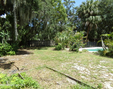 1819 Poinsetta Boulevard - Photo Thumbnail 13