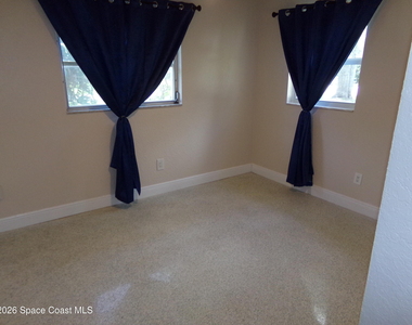 1819 Poinsetta Boulevard - Photo Thumbnail 10