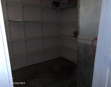 1819 Poinsetta Boulevard - Photo Thumbnail 11