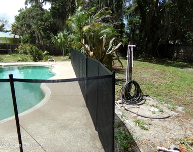 1819 Poinsetta Boulevard - Photo Thumbnail 15
