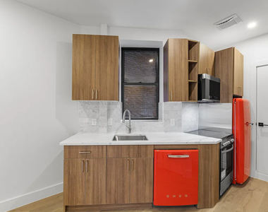 188 6th Avenue - Photo Thumbnail 3