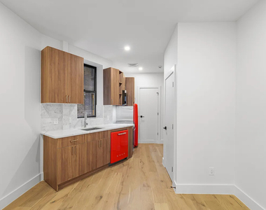 188 6th Avenue - Photo Thumbnail 2